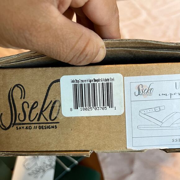 Sseko‎ Ankle Strap Crossover in Agave Sheepskin Size 6 New - Picture 3 of 5